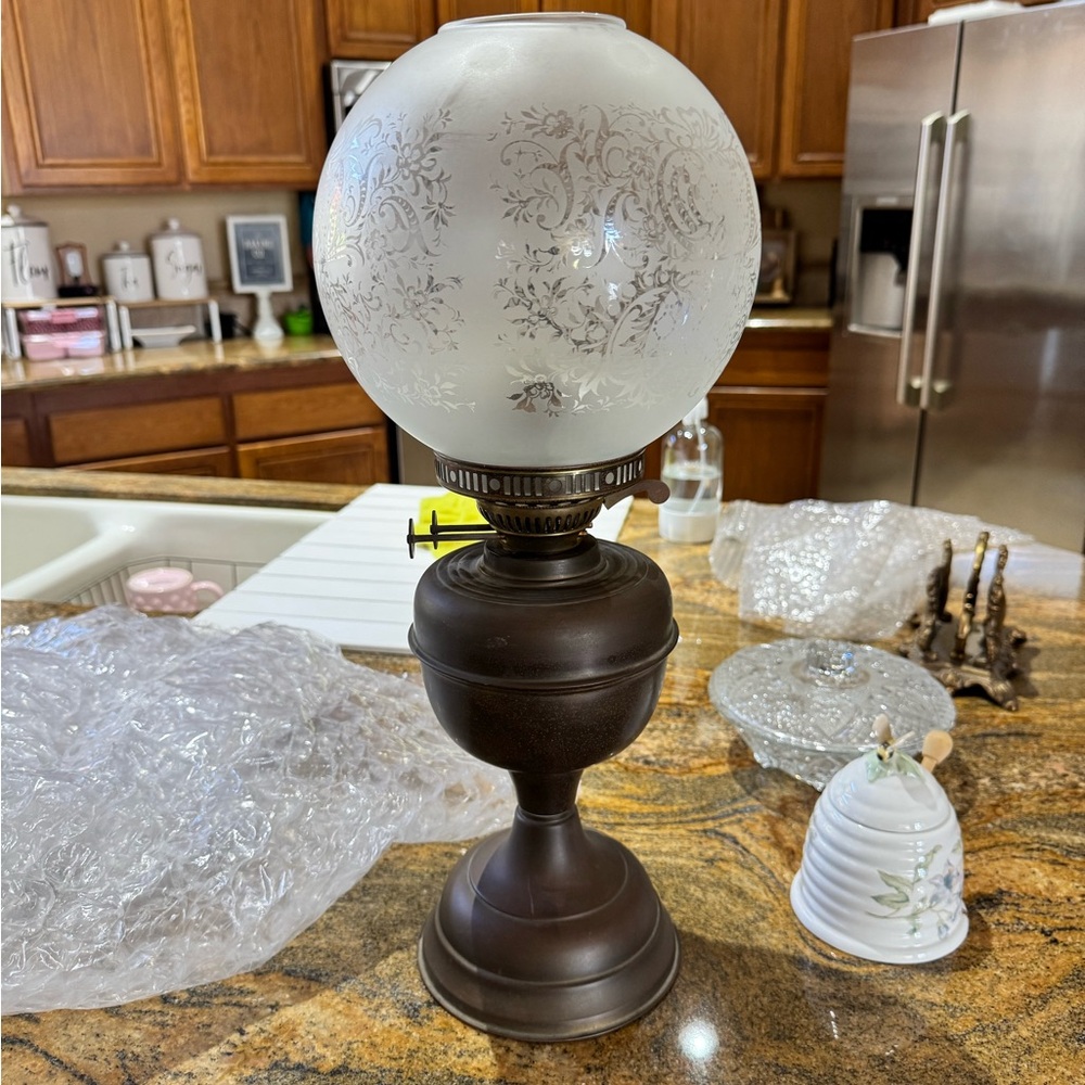 Elegant Frosted Glass Oil Lamp